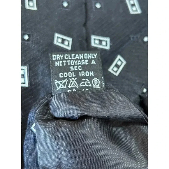 Boss Hugo Boss Men’s Tie Made In Italy Silk Black And White 4”X 59” New - Picture 2 of 4